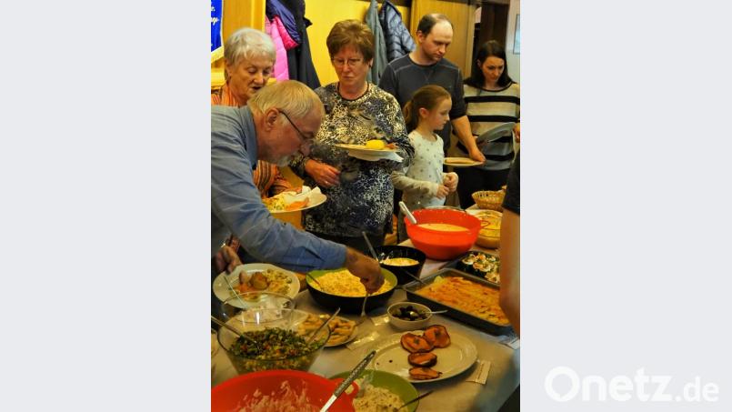 Ein reichhaltiges Büfett hatten die Linda-Schützen beim Fischessen am vergangenen Aschermittwoch aufgebaut. Bild: exb