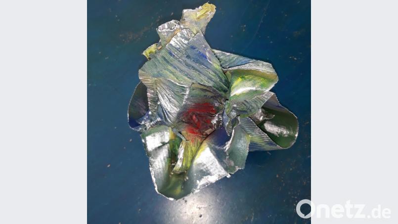 Skulptur aus Wellpappe von Susanne Kempf (2019). Die Ausstellung mit Werken aus dem ungewöhnlichen Material wird am Sonntag, 31. März, um 11 Uhr im Alten Schulhaus in Weiden eröffnet und endet hier am 30. April. Bild: Kempf