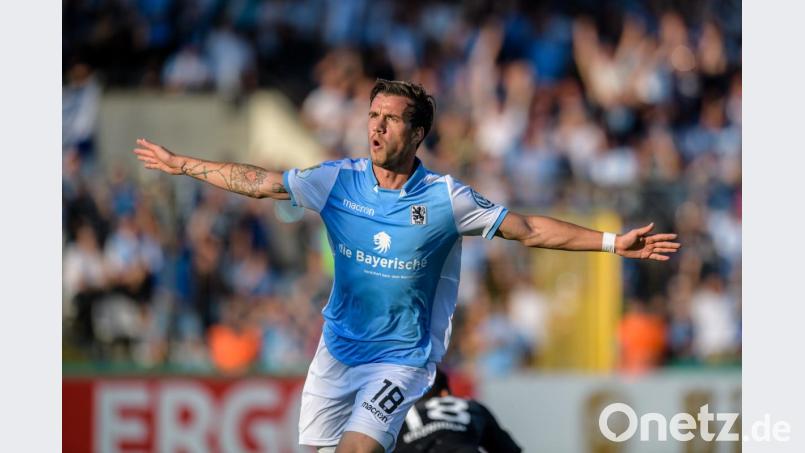 Der gefeierte Mann: Nico Karger (hier eine Szene aus einem früheren Pokalspiel gegen Kiel) schoss das entscheidende Tor im Derby gegen die SpVgg Unterhaching. Bild: Matthias Balk/dpa