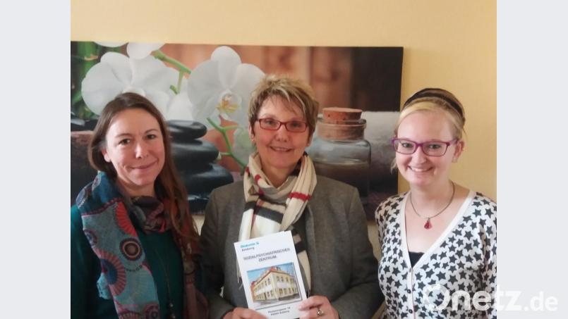 Sie sind für den Sozialpsychiatrischen- und Gerontopsychiatrischen Dienst zuständig (von links): Alexandra Babl, SPZ-Leiterin Heidi Himmelhuber und Kathrin Reinprecht. Bild: wpt