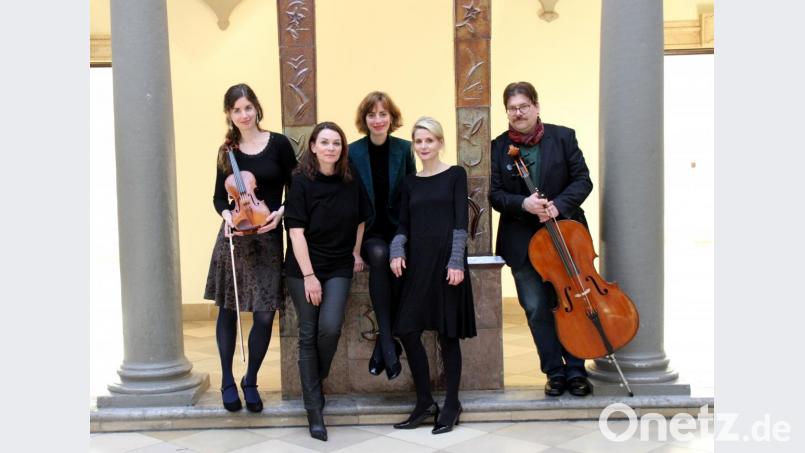 Klavier zu vier Händen kombiniert mit einem Klaviertrio, das lässt ein ungewöhnliches, gleichermaßen seltenes und reizvolles Programm erwarten. Bild: cog