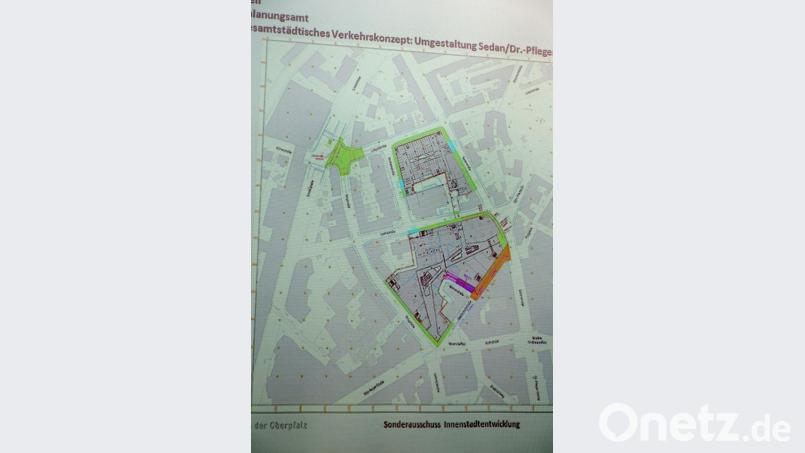 Auch auf Innenstadt-Plänen wird die Größe von Stadtgalerie und Parkdeck deutlich. Bild: Stadt Weiden