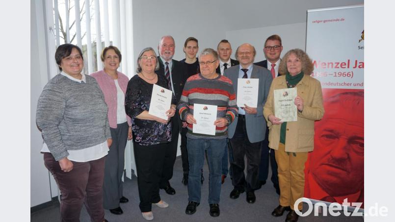 Ehrungen gab es bei der Seliger-Gemeinde. Im Bild von links die stellvertretende Vorsitzende der Regionalgruppe, Irene Unglaub, Landtagsabgeordnete und Schriftführerin Annette Karl, Jubilarin und Kassier Renate Heidler, Bundesvorsitzender Albrecht Schläger, Jugendvertreter Jason Wirth, Jubilar Josef Albrecht, Landesvorsitzender Bruno Dengel, der Vorsitzende der Regionalgruppe und Jubilar Peter Heidler, Kreisrat Holger Grießhammer und Jubilarin Ingrid Schläger. Bild: fppp