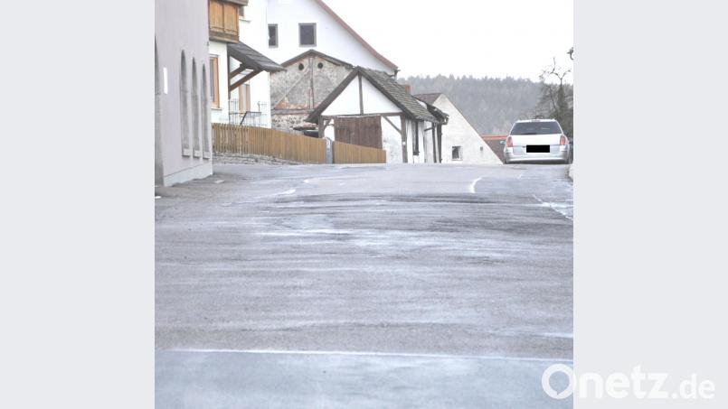 Für den Ausbau der Oberviechtacher Straße legt das Planungsbüro König aus Weiden eine erste Planung vor. Bild: es