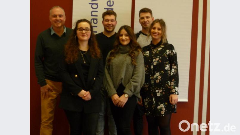 Die Protagonisten eines außergewöhnlichen Projekts (von links): Pädagoge Harald Sieber, Helen Leonhardt, Tizian Feuerlein, Alina Klein, Matthias Lechner und Christina Weiß. Bild: bba