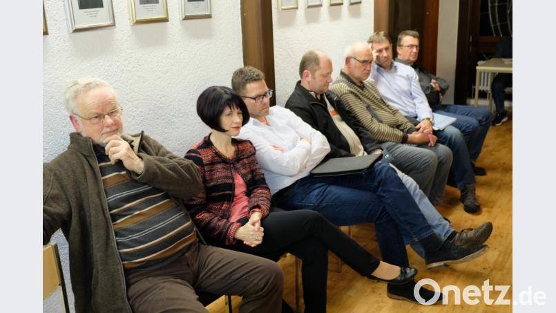 Das große Interesse am Kirchenthumbacher Schulprojekt bestätigt sich durch den starken Besuch der Marktgemeinderatssitzung. Bild: do