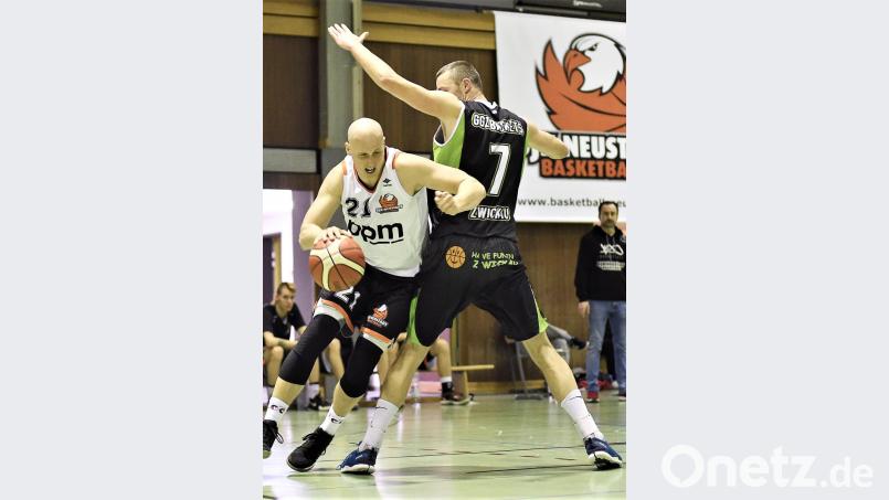 Zweikampfstärke, wie hier von Ondrey Stych beim Zug zum Korb, ist auch in Litzendorf gefragt. Bild: Büttner, Gerhard