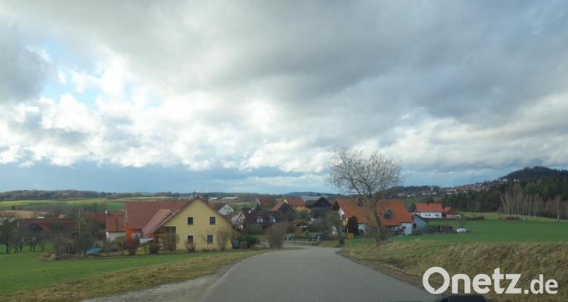 Der Ortsteil Pilchau liegt nahe an der Landkreisgrenze zu Schwandorf. Ihm steht eine Prüfung der wasserrechtlichen Erlaubnis durch das dortige Landratsamt ins Haus. Bild: fjo