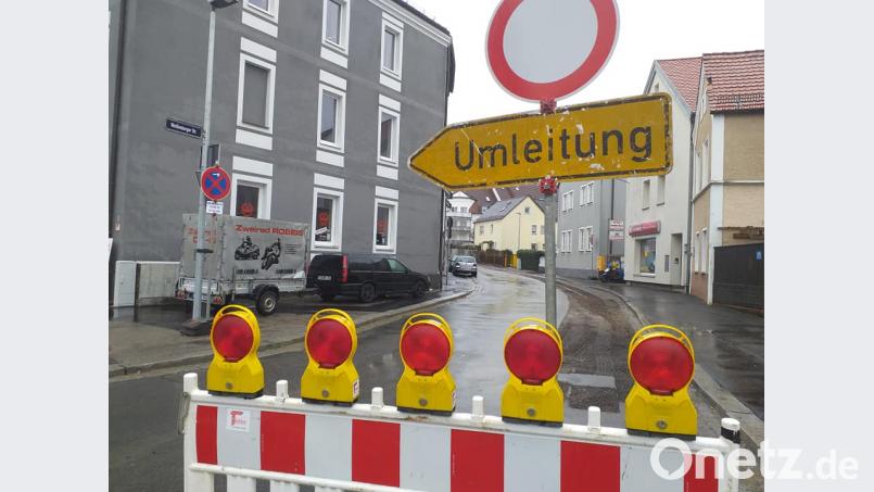 In dieser Woche haben die Stadtwerke in der Weißenburger Straße begonnen, an Gas- und Wasserleitung Restarbeiten zu erledigen. Bild: tk