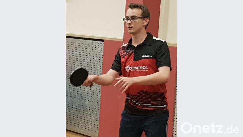 Martin Graf gewann mit den Herren II gegen den ASV Fronberg II. Er besiegte dabei den Fronberger Hoffmann mit 3:2-Sätzen. Bild: tob