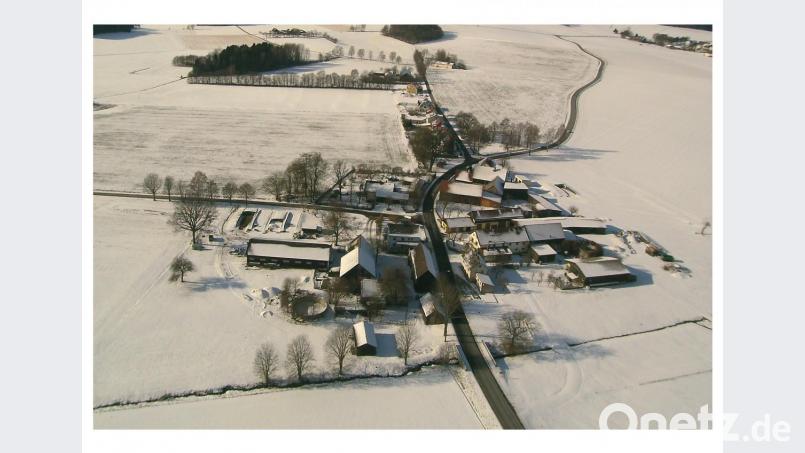 Für den Ortsteil Frankenrieth sieht der Flächennutzungsplan keine bauliche Entwicklung vor. Das Vorhaben am linken Ortsrand (oberhalb der Querstraße) ist unzulässig. Repro: fla