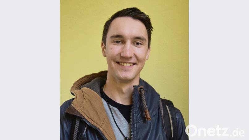 ,,An der Eröffnung hätte ich kein Interesse und wäre deswegen auch nicht hingegangen“, sagt Lukas Hegner (21). Sein Wunsch für das NOC wären KFC, „Burgerheart“ und Zara. Der Weidener glaubt aber auch: „Das Einkaufszentrum braucht schon etwas Besonderes, um Leute anziehen zu können.“ Grundsätzlich ist Hegner der Meinung, dass das NOC nicht unbedingt nötig ist, da Weiden genügend Geschäfte habe. 	(pwrl) Bild: pwrl