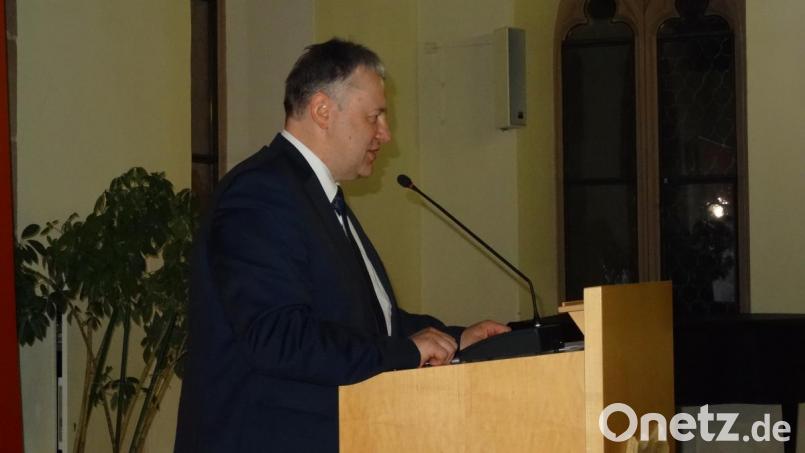 &quot;Du bist ein soziales Kraftwerk&quot;, bescheinigte Laudator Richard Reisinger seiner Freundin Irmgard. Bild: hka