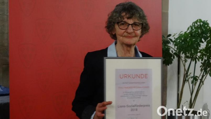 Irmgard Reisima-Renner bedankt sich für den ihr verliehenen Preis. Bild: hka