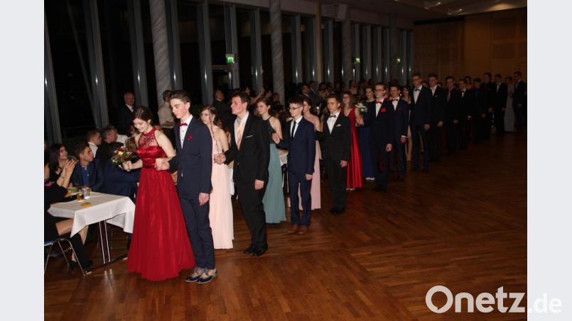 Einzug vor den Augen der Eltern Bild: adj