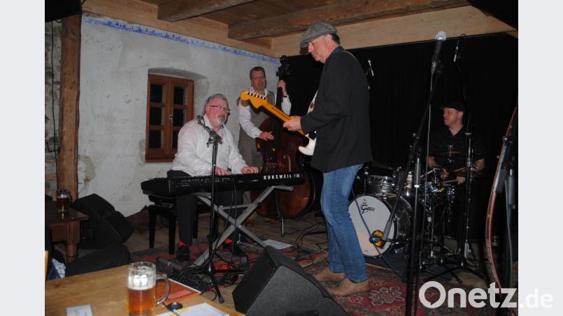 Eine Weltklasseband zum wiederholten Mal in Neuhaus. Vier Top-Musiker, jeder für sich ein Meister auf seinem Instrument. Bild: gge