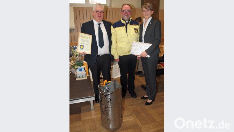 Birgit Schwalbe und Klaus Eberius verabschieden sich aus Rieden. Das Pfarrersehepaar findet eine neue Verwendung im Mittelfränkischen. Bild: sön