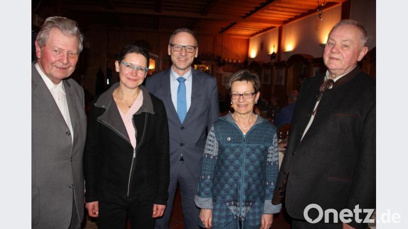 Das neugewählte engere Vorstandsteam des Gerwig-Kreises Waldsassen (von links): Robert Treml, Silvia Engel, Bürger,meister Bernd Sommer, Gabriele Achmann und Gerhard Paintner. Bild: kro