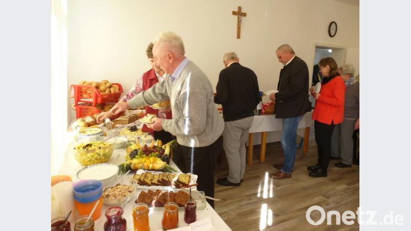 Mehr als 50 Besucher lassen sich am Sonntag das Frühstück schmecken. Bild: bk