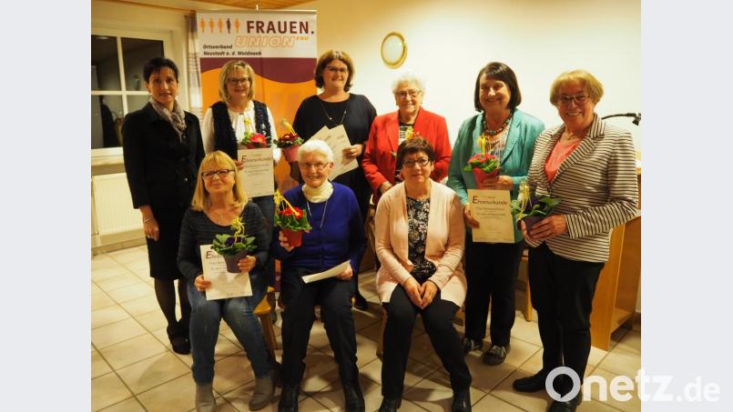Die Frauen-Union ist stolz auf ihre langjährigen Mitglieder. Bild: krb