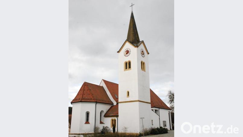 Nachdem die Kirche St. Barbara in Etsdorf 1994 saniert und erweitert worden ist, soll sie nun auch außen eine gründliche Renovierung erfahren Bild: sche