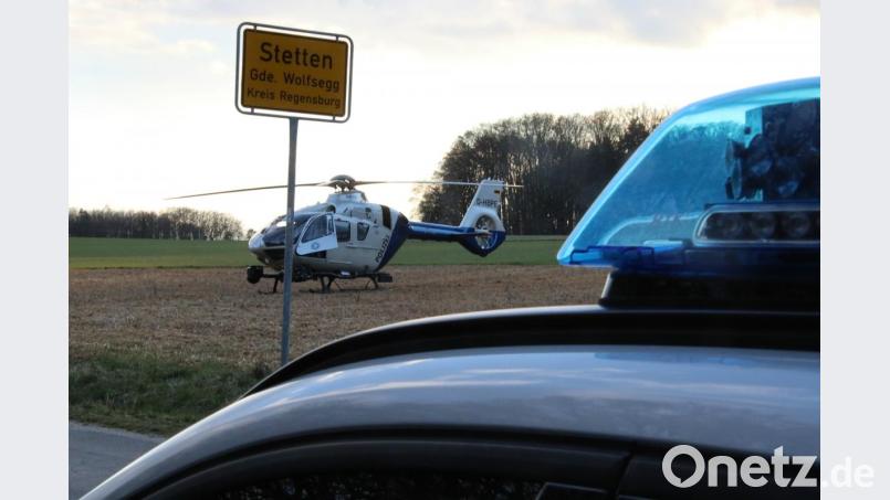 Die Polizei sucht nahe Wolfsegg im Landkreis Regensburg einen 28-jährigen Mann, der nach einer Körperverletzung mit der Androhung weiterer Straftaten, flüchtete. Bild: Alexander Auer
