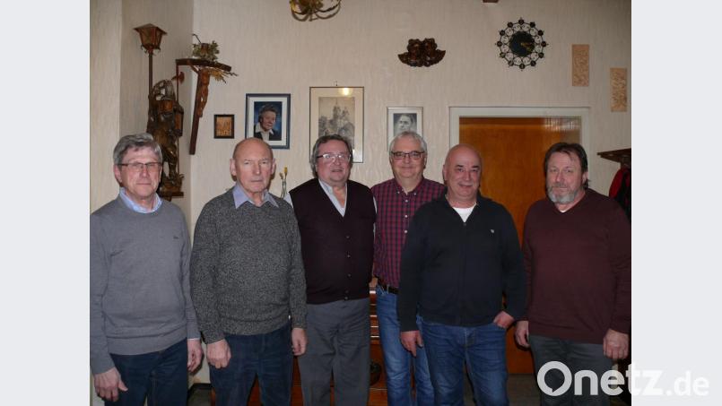 Bei der Jahreshauptversammlung des Arbeiter-Unterstützungsvereins „Neue Glashütte“ wurde die Führungsspitze neu gewählt. Im Bild von links Hans Grillmeier, Karlheinz Hoyer, Klaus Rösch, Klaus Kastl, Werner Danhof und Roman Pritzl. Es fahlen Eugen Rösch und Albert Kraus. Bild: kgg