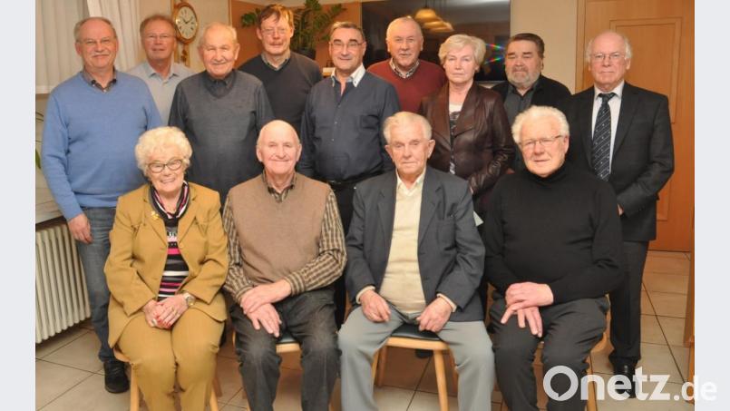 Für 25 und 40 Jahre im Bürgerverein wurden etliche Mitglieder ausgezeichnet. Bild: dob