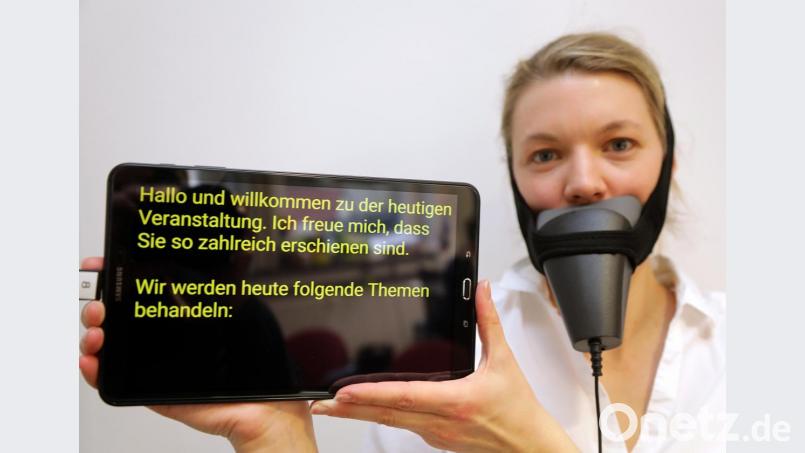 Bianka Kraus, eine zertifizierte Schriftdolmetscherin, macht gesprochene Wörter sichtbar. Bild: Wolfgang Steinbacher