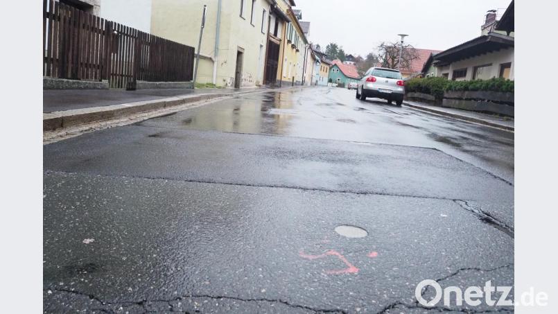 In drei Bauabschnitten erfolgen die Sanierungsarbeiten im Bereich von Reitschule und Diendorfer Straße. Bild: bl