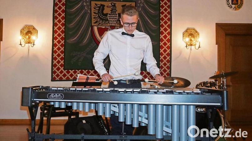 Der Träger des Kulturförderpreises 2019 der Stadt Marktredwitz, Theo Nirsberger, am Vibraphon. Bild: fppp