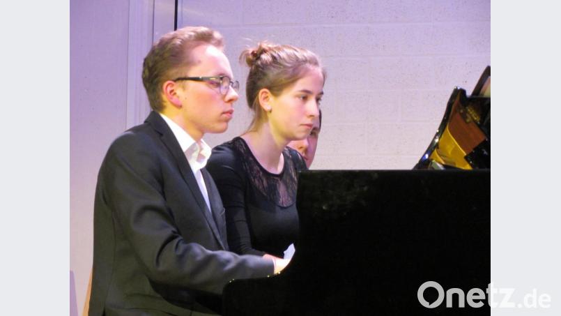 Florian Popp und Rebecca Gürster begeistern mit polnischer Tanzfreude zu vier Händen. Bild: aks