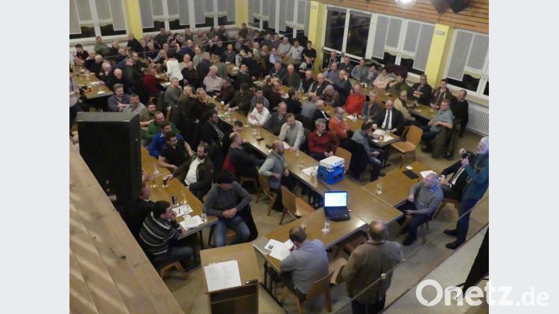 So viele Besucher wie noch nie hat es in der Jahreshauptversammlung der Speinsharter Forstbetriebsgemeinschaft gegeben. Bild: rn