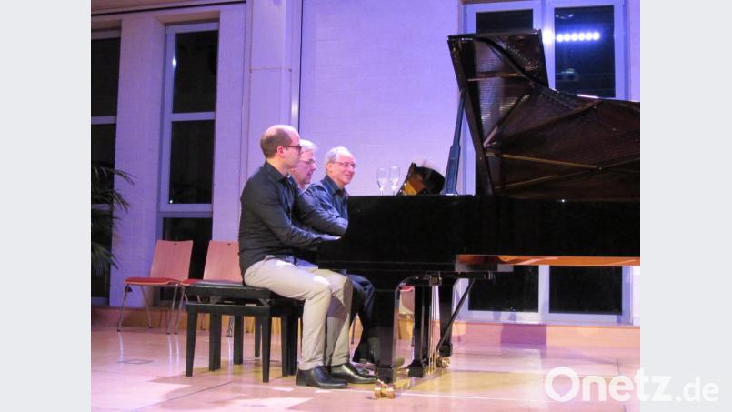 Philipp Heiß, Andreas Weimer und Peter Steinfelder (von links) sorgen für einen beschwingten Auftakt der &quot;Tastenspiele&quot;. Bild: aks