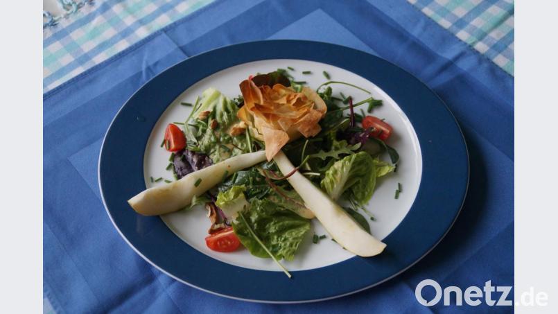 Da die gut schmeckenden Gerichte auch optisch ein Genuss sind, werden sie fotografisch in einem Kochbuch festgehalten, das allen Schulküchen zur Verfügung stehen wird. Bild: weu