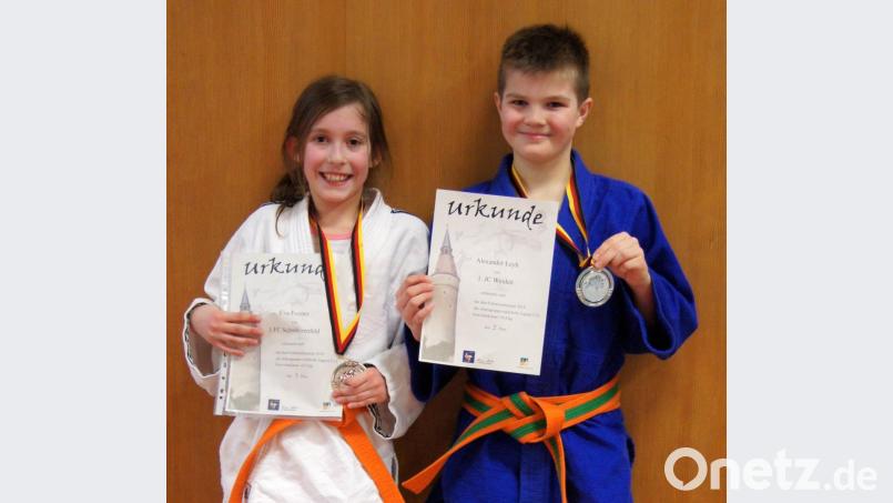 Alexander Leyh und Eva Forster kehrten mit guten Ergebnissen vom Turmfalter-Turnier in Kitzingen zurück. Bild: exb
