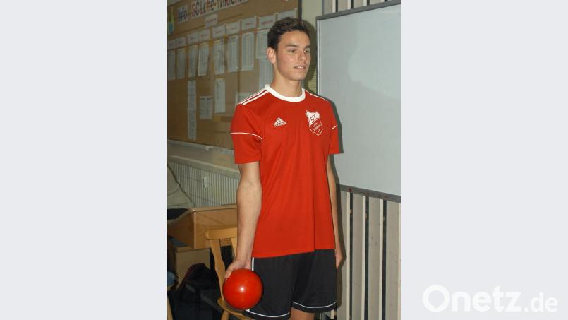 Manuel Kessler vom SC Luhe-Wildenau ist am Samstag im Doppeleinsatz: bei den U23-Bezirksmeisterschaften und beim Bayernliga-Finale der ersten Mannschaft. Bild: otr