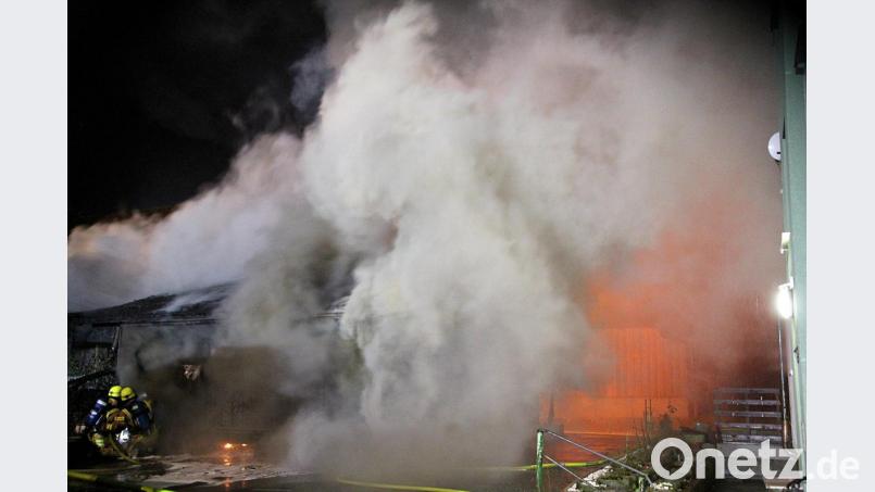 Brand des Schuppen/Garagenkomplex Bild: jma