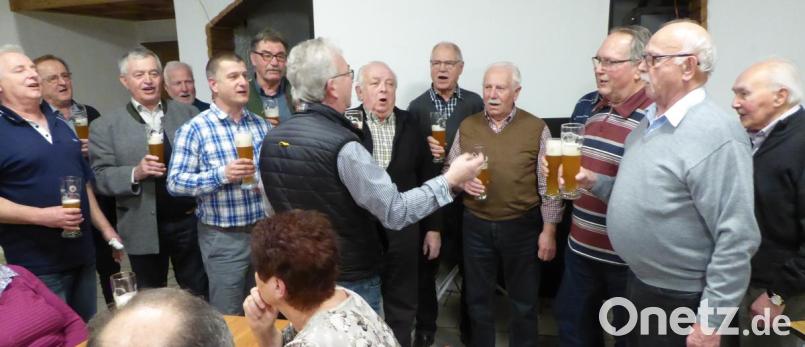 Der Männergesangsverein bei seinem Ständchen zur Josefifeier. Bild: fsb