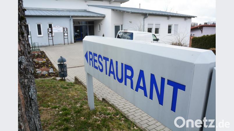 Die Stadt Neustadt will schnell einen neuen Pächter für die Stadthalle finden, der den Ruf wieder aufpoliert. Bild: Gabi Schönberger