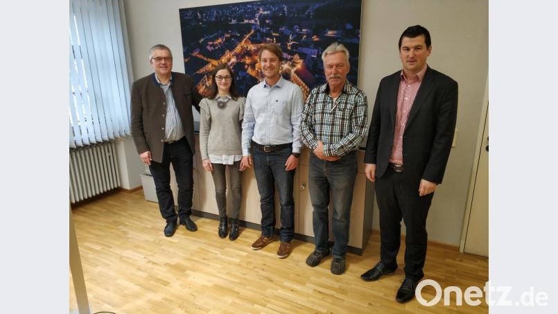 Bei der Vorstellung des neuen Personals waren (von links) Gemeinschaftsvorsitzender Richard Tischler, Franziska Wittmann, Markus Gebhard, Alfred Hammer und Martin Schwandner dabei. Bild: hm