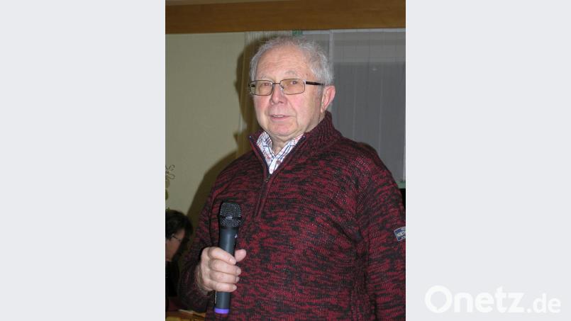 Eine eindrucksvolle Bildershow über den „Lebensquell Fichtelnaab“ mit Aufnahmen von Orten entlang des Bachlaufs und informativen geschichtlichen Hintergründen präsentierte Johann Spörrer aus Pullenreuth den Mitgliedern des FGV Neusorg. Bild: öt