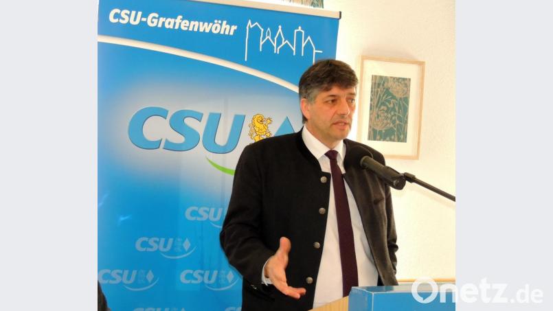 Beim Josefi-Frühschoppen zeigt Bürgermeister Edgar Knobloch Unverständnis für Äußerungen der SPD. Bild: exb