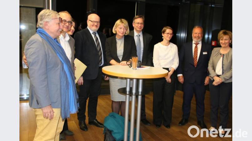 Große Runde der Mitwirkenden beim Europa-Gespräch. Bild: jrh