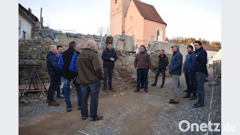 Der Aufgang zum Friedhof beschäftigt ein weiteres Mal den Gemeinderat und die Planer. Eine zufriedenstellende Lösung konnte bisher noch nicht gefunden werden. Bild: bnr