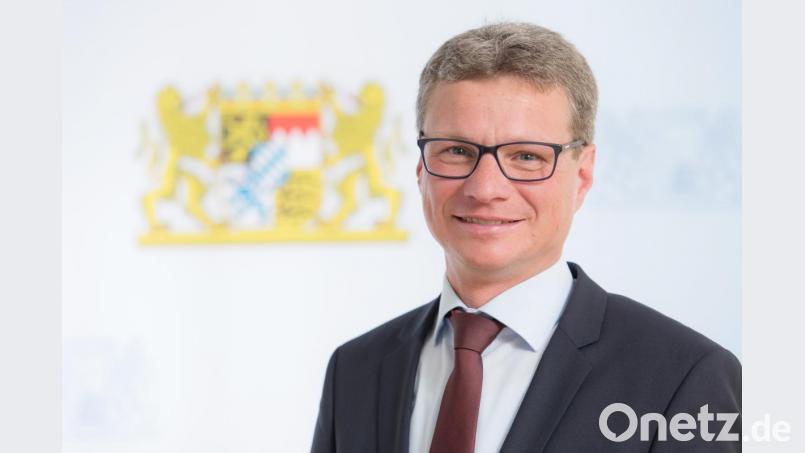 Wissenschaftsminister Bernd Sibler kommt zu den Feierlichkeiten der Kastler CSU. Bild: StMWK/exb