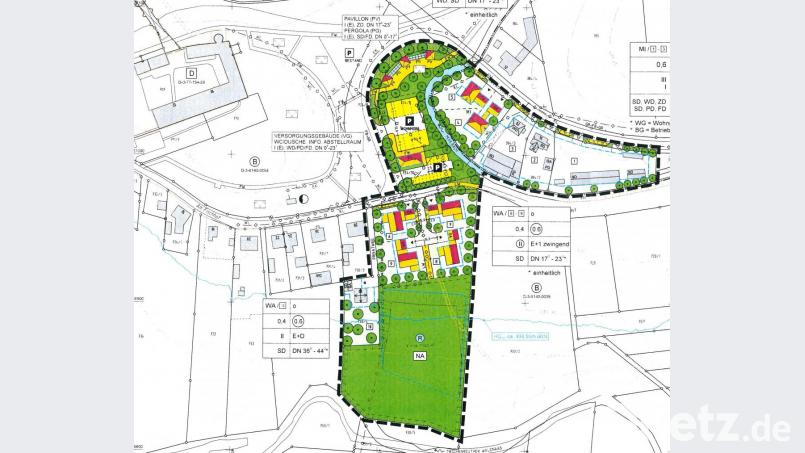 Der verfeinerte Entwurf des Planungsbüros Freimüller zeigt das Bebauungsplankonzept am Fischhof. Oben im Bogen die Flächen für Wohnmobile, Fahrzeuge sowie das Versorgungsgebäude, über den Mühlbach in Richtung Lohnsitz Platz für zwei Häuser sowie unten der Bereich auf dem vier Bauplätze geschaffen werden sollen. Die restliche grüne Fläche bleibt als Ausgleichsfläche bestehen. Bild: ws