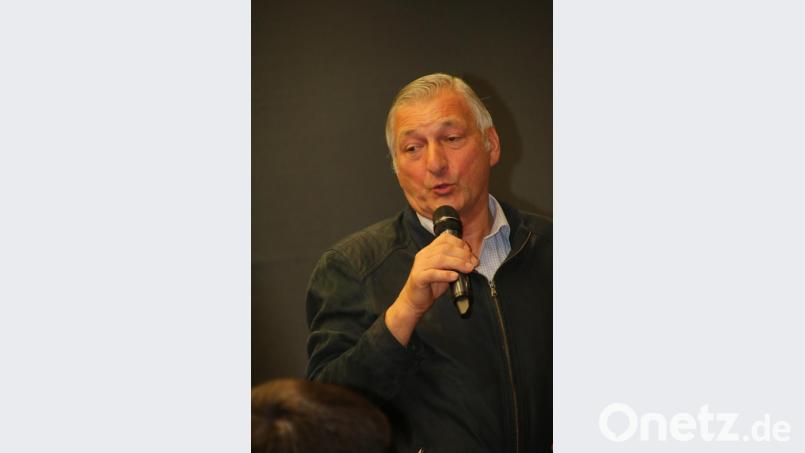 Karl Bärnklau, Fraktionsvorsitzender der Grünen im Weidener Stadtrat, erinnert an die Errungenschaften der EU. Bild: jrh