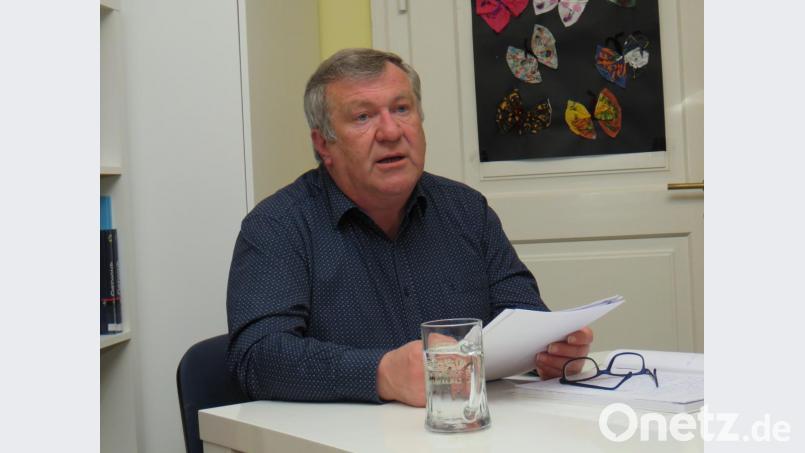 Werner Robl baute beim Lesen einen Spannungsbogen über drei Zeitebenen auf. Bild: ubb