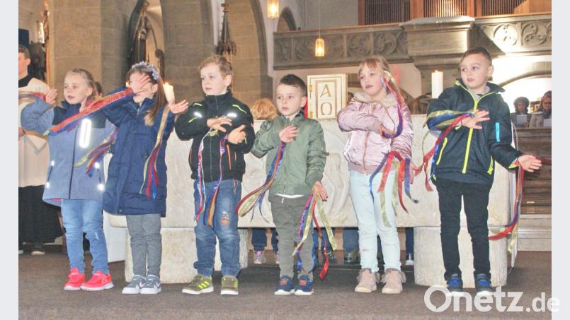 Schwungvoll wurde der Gottesdienst eröffnet Bild: agr